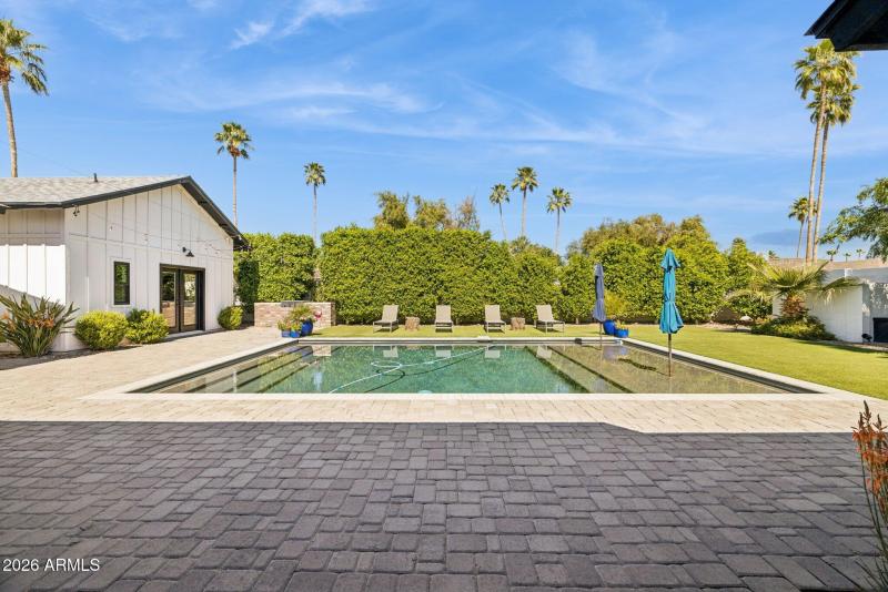 93-web-or-mls-5402-e-corrine-dr