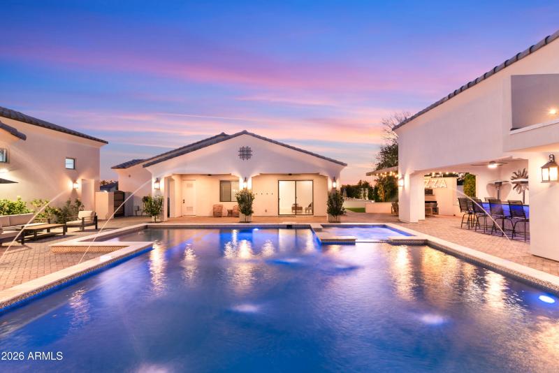 35_3414 e gable cir - twilight-8