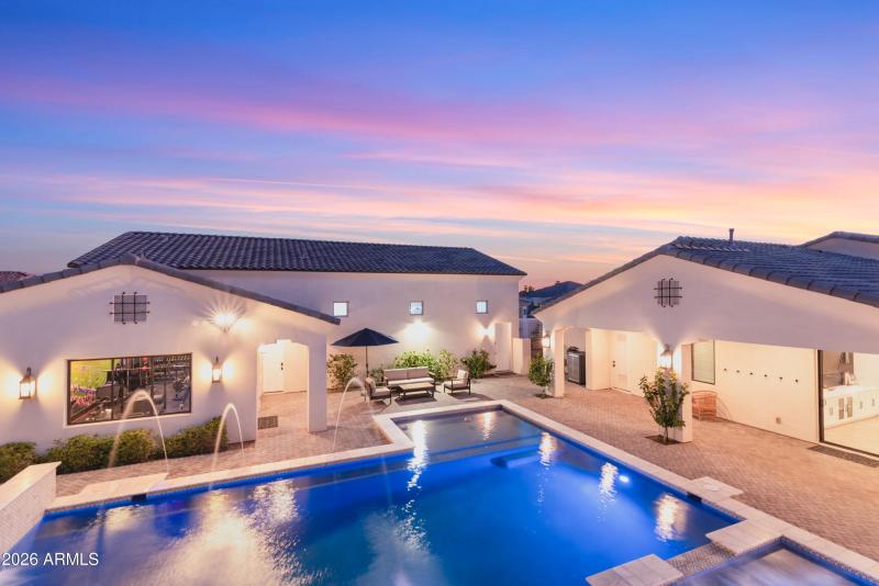 36_3414 e gable cir - twilight-9