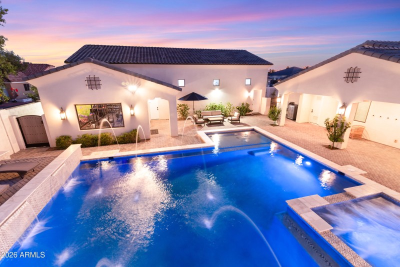 37_3414 e gable cir - twilight-10