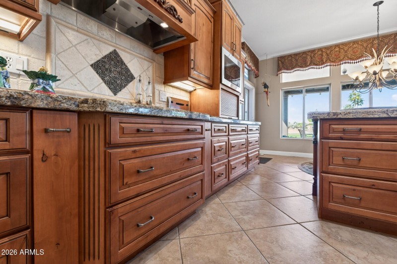 33_21837_N_Montego_Dr33_mls