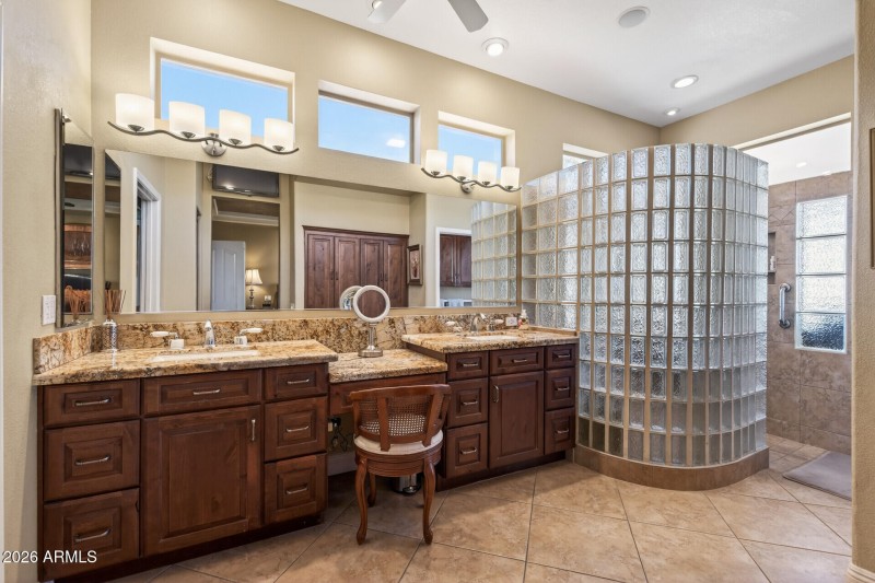 44_21837_N_Montego_Dr44_mls