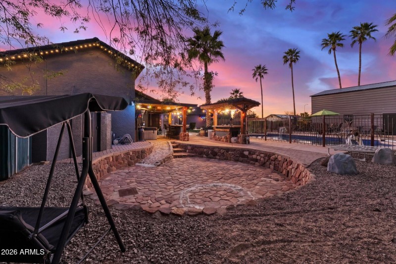 Fire Pit Area & Paver Patio