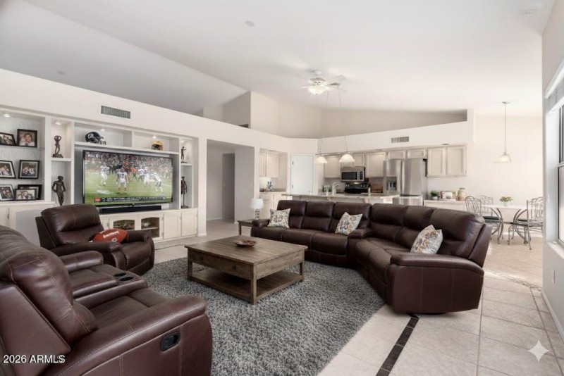 Family room kitchen with breakfast nook
