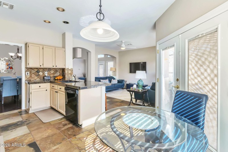 Mountain Vista Eat-In Kitchen Area