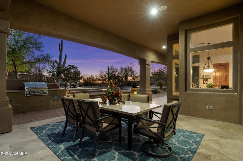 Built in BBQ and Outside Dining