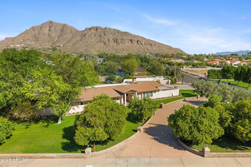 48-web-or-mls-5944-e-calle-del-norte