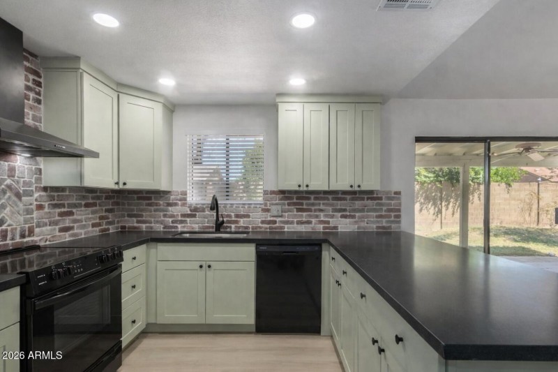 DC52636C-6911-4C51-A5D1-3DDCC6A92EF0