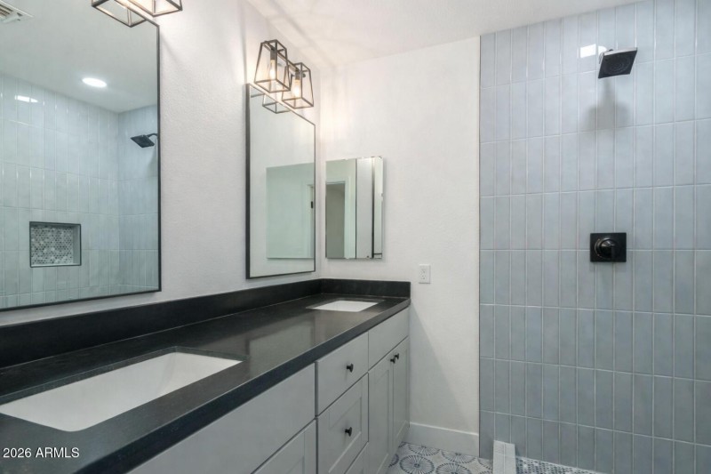 6B3FD39E-BCB9-48D0-8237-54CD33ADA24D