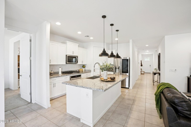 12-web-or-mls-W Fetlock Trl-S1303-012