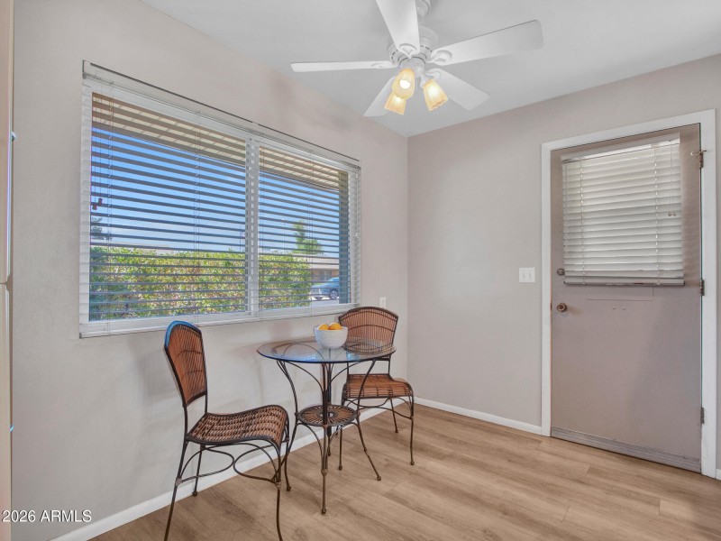 04-Breakfast-nook-(1)