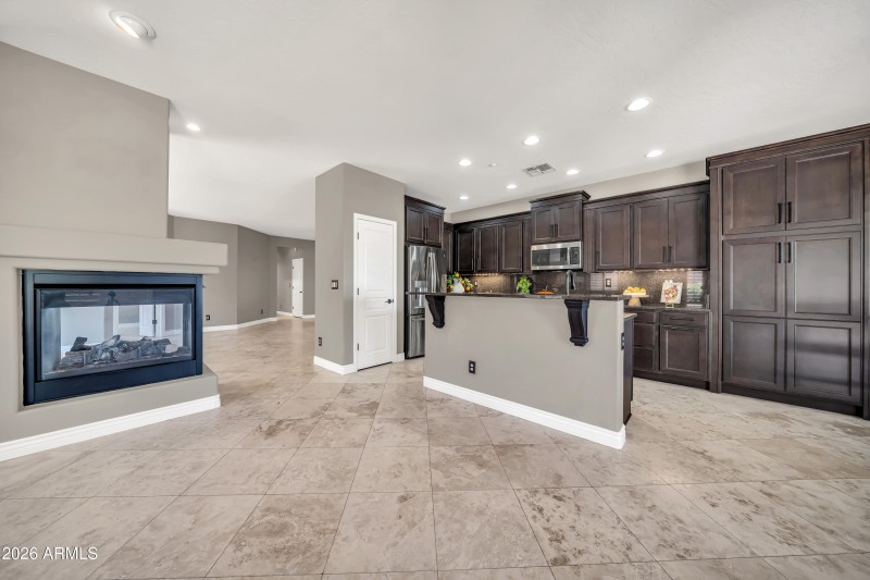 2812 W Reedy Creek Dr-5