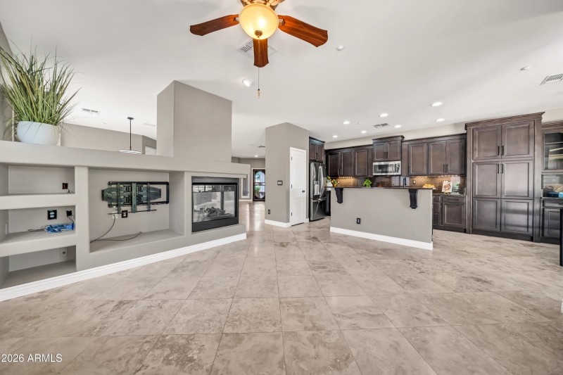 2812 W Reedy Creek Dr-6