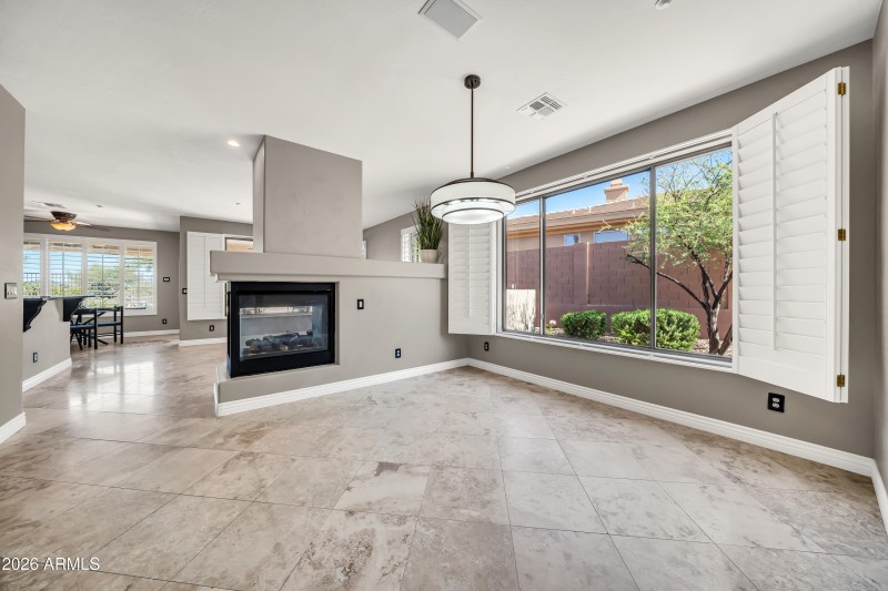 2812 W Reedy Creek Dr-11