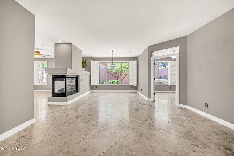 2812 W Reedy Creek Dr-14