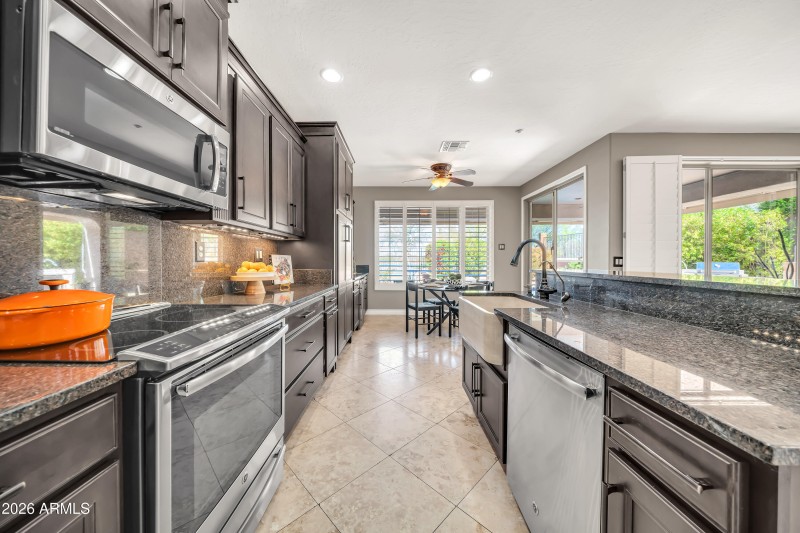 2812 W Reedy Creek Dr-18