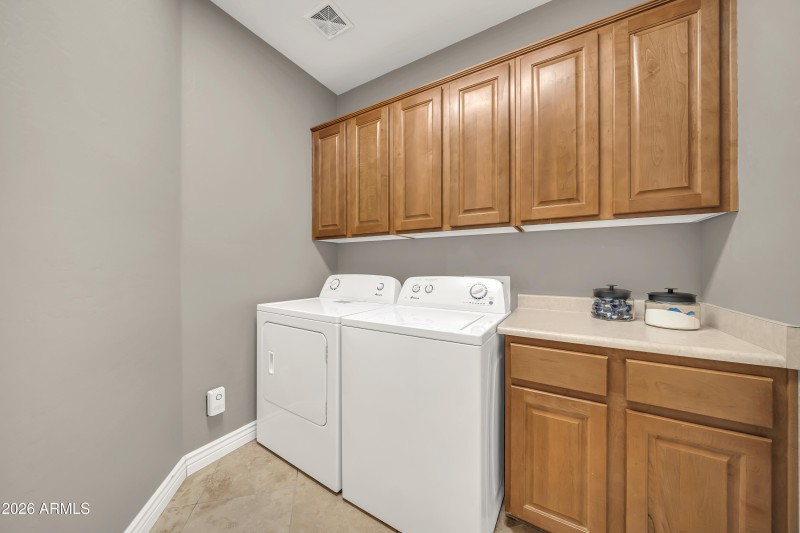 2812 W Reedy Creek Dr-33