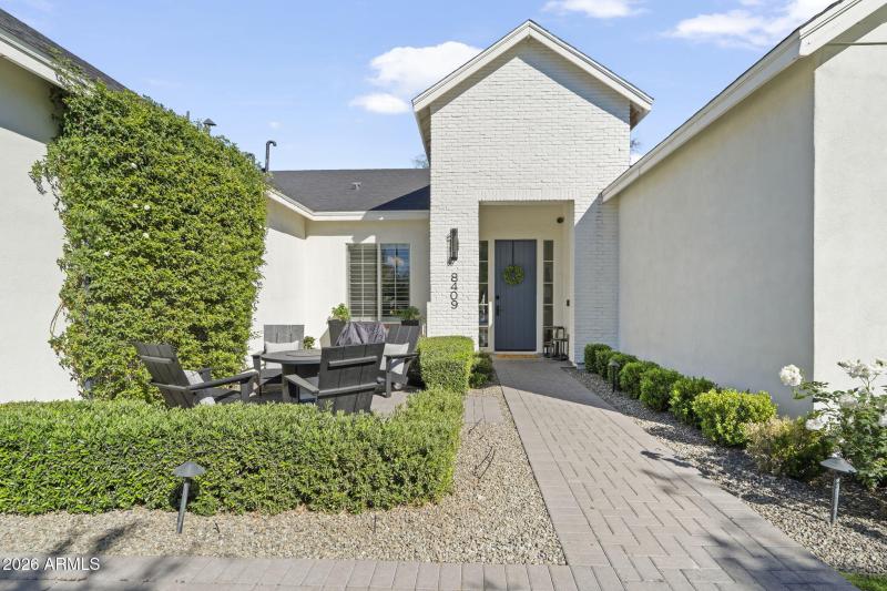 8409 N DIller Grove Lane, Phoenix 85021
