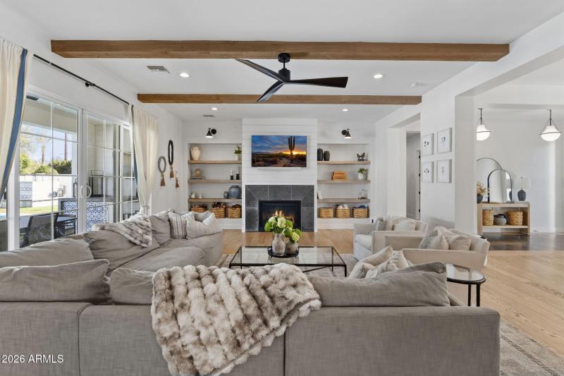 8409 N DIller Grove Lane, Phoenix 85021