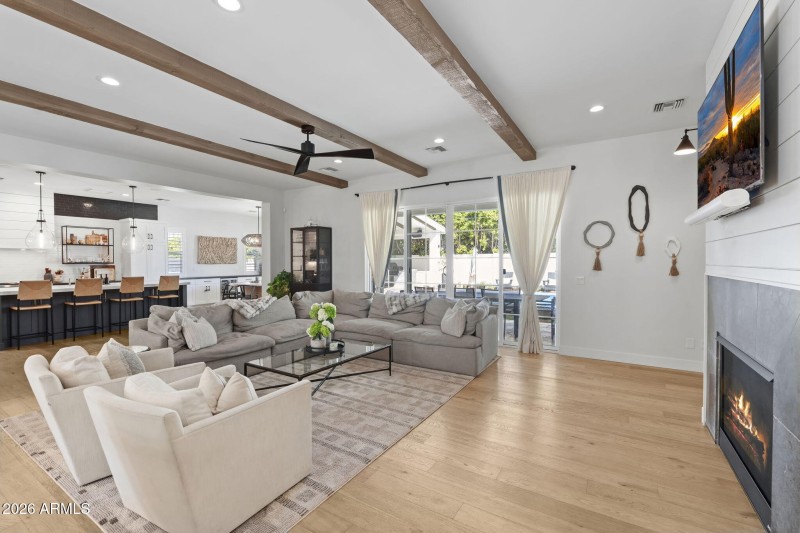 8409 N DIller Grove Lane, Phoenix 85021