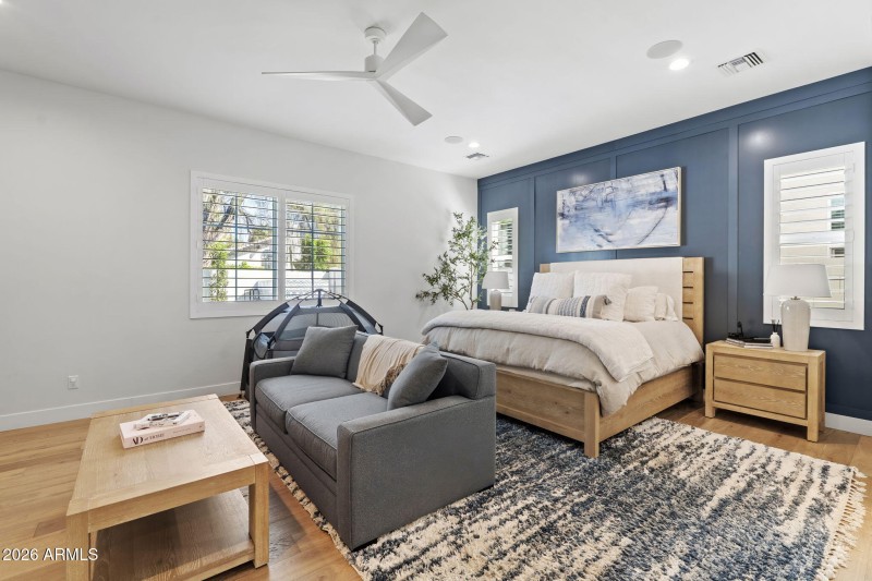 8409 N DIller Grove Lane, Phoenix 85021