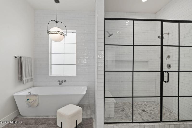 8409 N DIller Grove Lane, Phoenix 85021