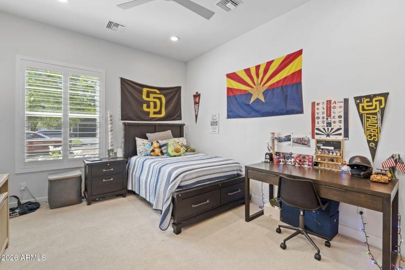 8409 N DIller Grove Lane, Phoenix 85021