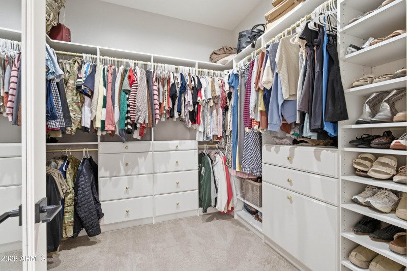 4i primary closet