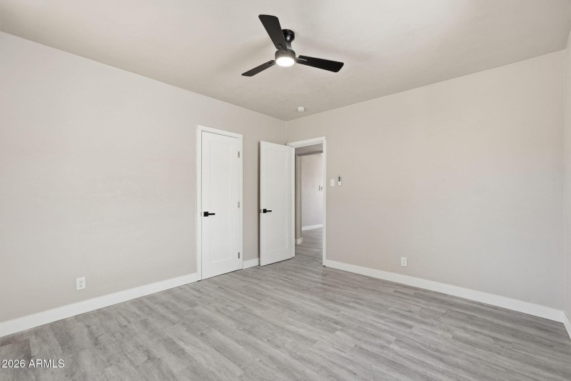 16-web-or-mls-2239 N Edgemere_016_Primar