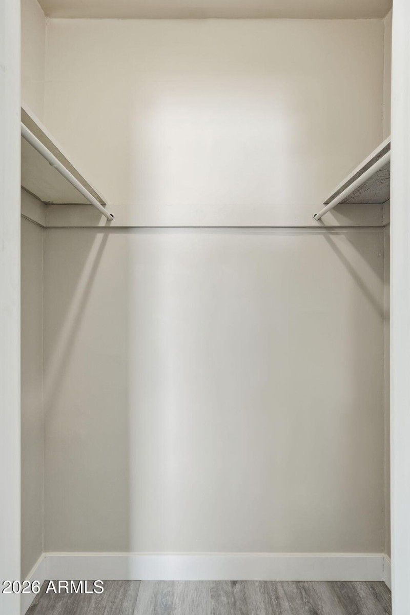 19-web-or-mls-2239 N Edgemere_019_Primar