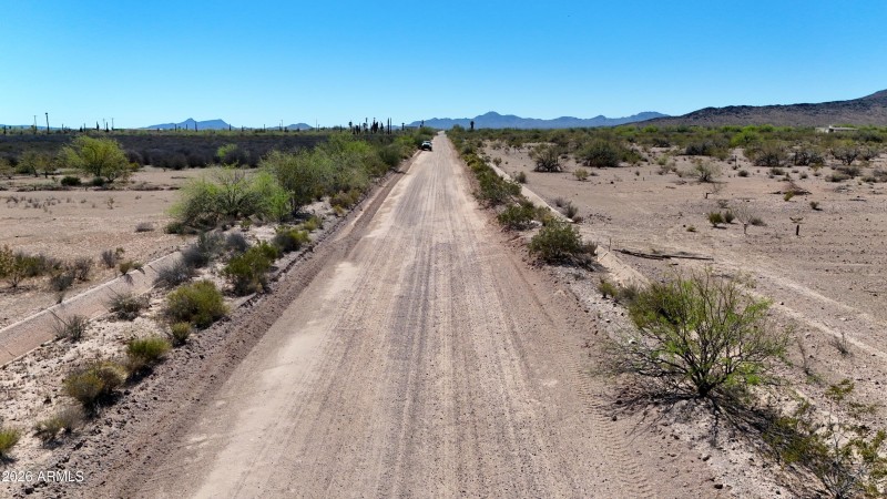 543rdAve_Facing_South