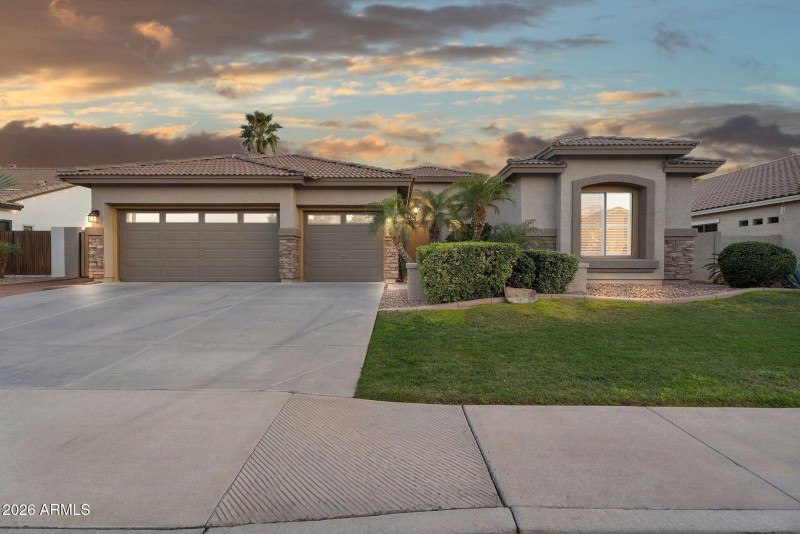 1-web-or-mls-4155 E Dubois-2