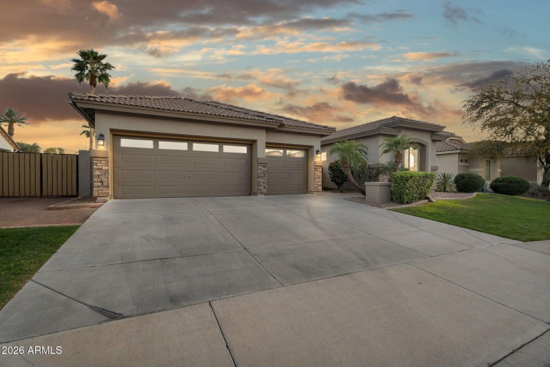 2-web-or-mls-4155 E Dubois-1