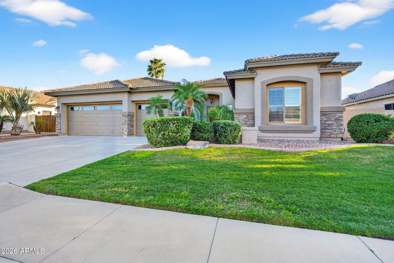 6-web-or-mls-02E Dubois Ave