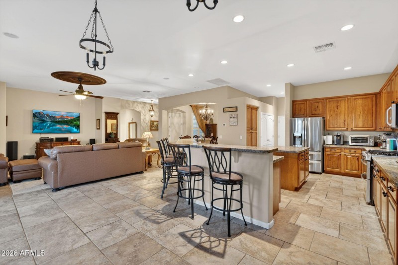 15-web-or-mls-45E Dubois Ave