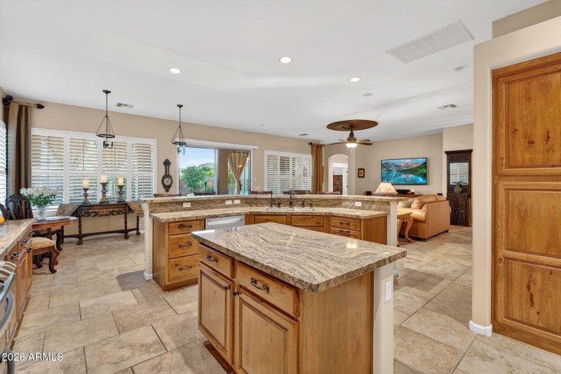 20-web-or-mls-48E Dubois Ave