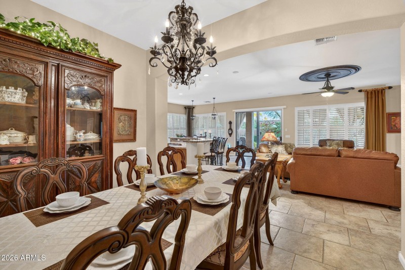 22-web-or-mls-42E Dubois Ave