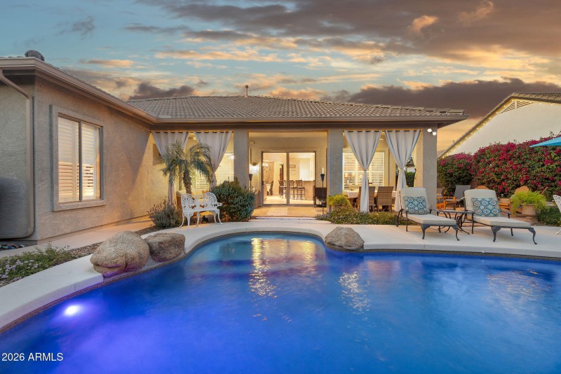 54-web-or-mls-4155 E Dubois-9