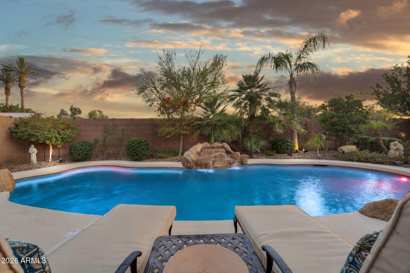 56-web-or-mls-4155 E Dubois-6