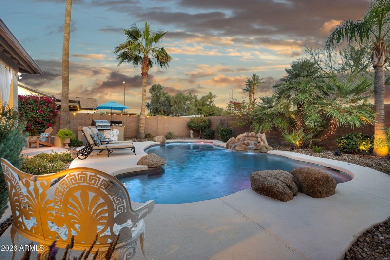 57-web-or-mls-4155 E Dubois-8