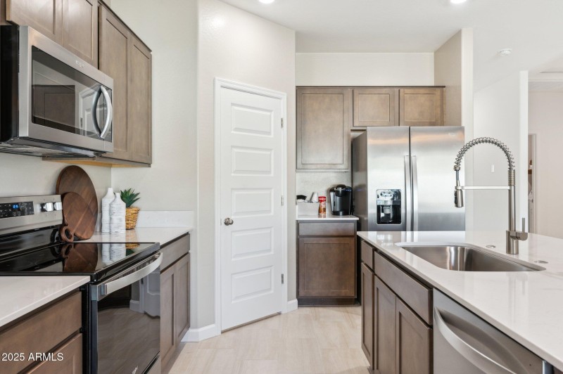 10-web-or-mls-24046-w-yavapai-st-lot-300