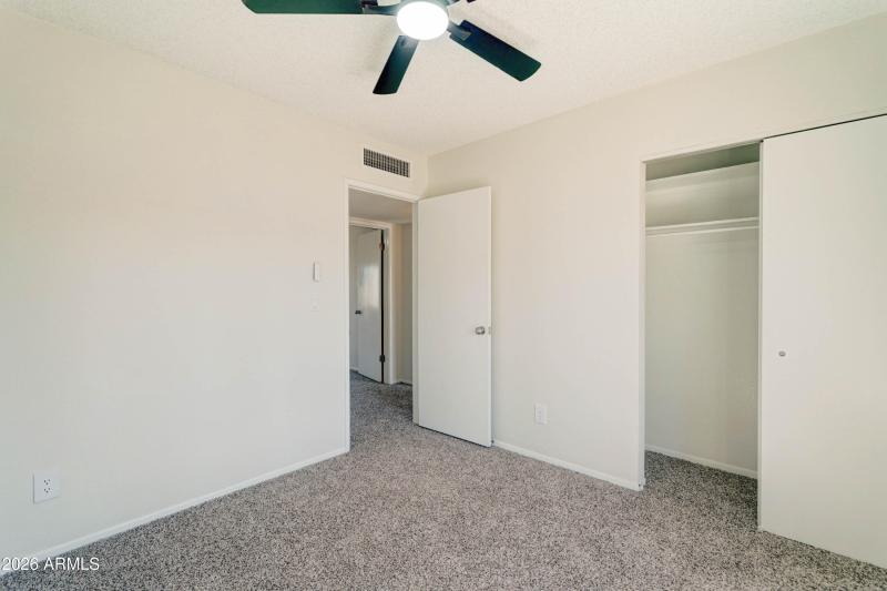 5132 W Corinne Dr-22