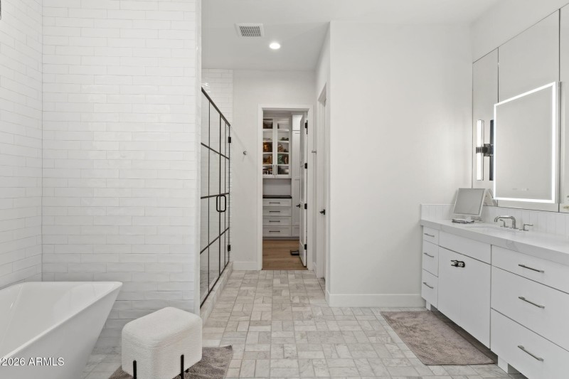 8409 N DIller Grove Lane, Phoenix 85021