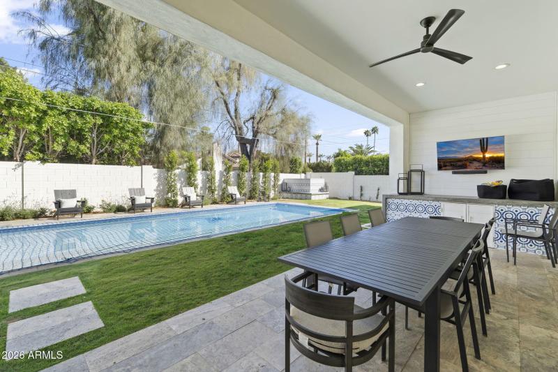 8409 N DIller Grove Lane, Phoenix 85021