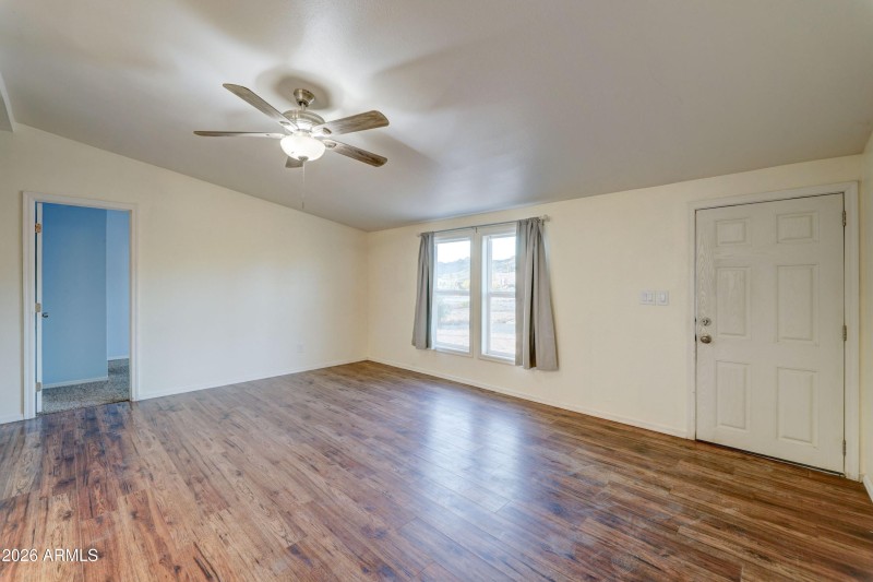 649 W Kaniksu Street-6