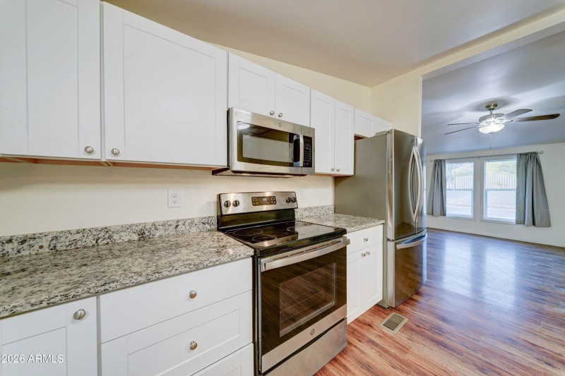 649 W Kaniksu Street-11