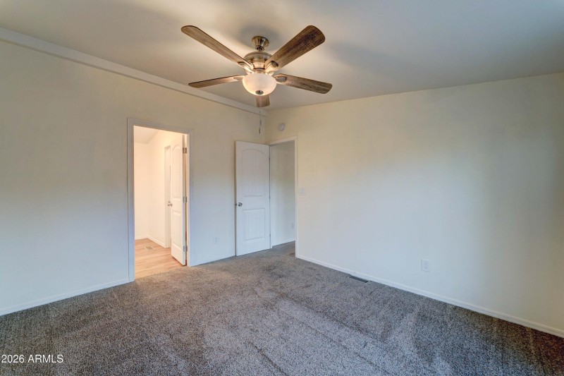 649 W Kaniksu Street-16