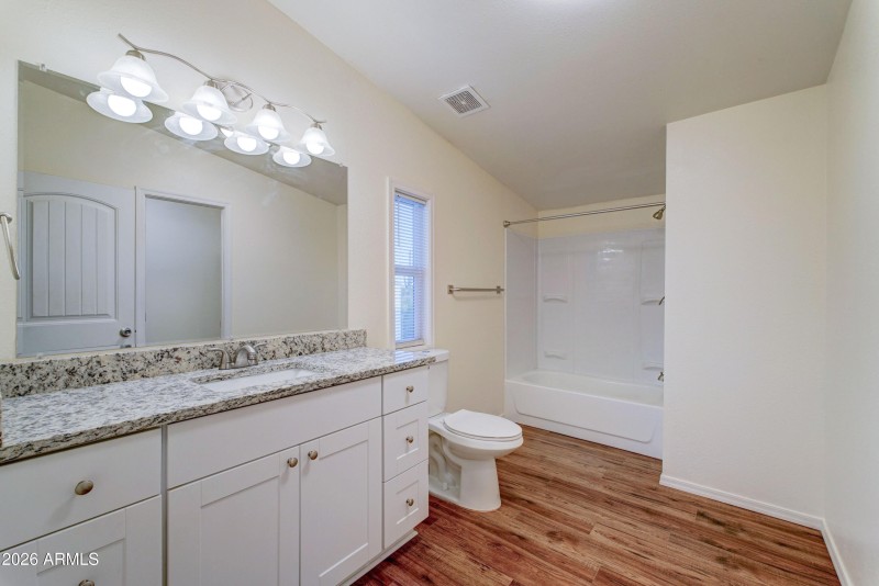 649 W Kaniksu Street-18