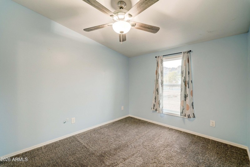 649 W Kaniksu Street-20