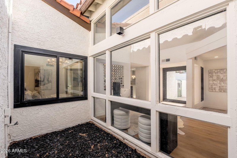 1926 E Augusta Ave - 10